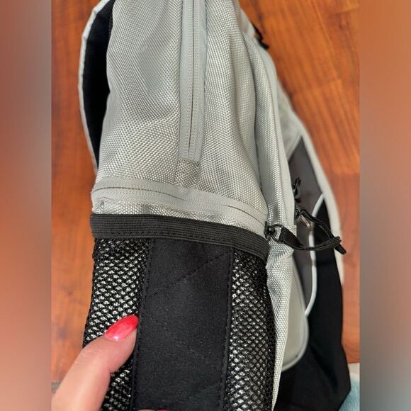 Nautica full size back pack. Lots of pockets/padded laptop compartment EUC main image 15